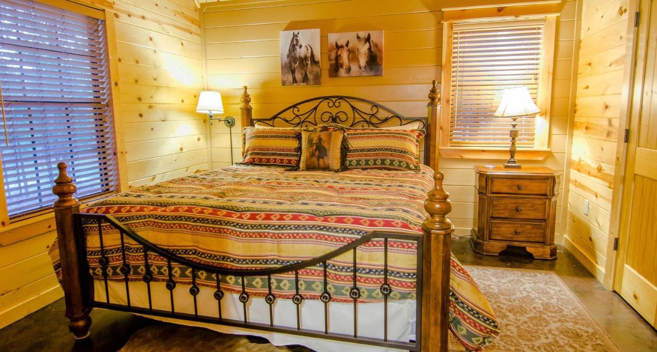 Villa Shine On Harvest Moon W Bbq Broken Bow Exterior foto