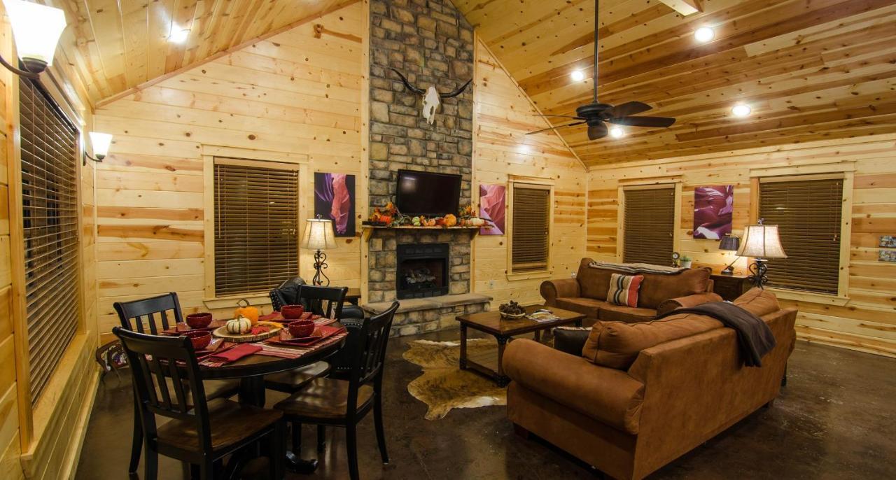Villa Shine On Harvest Moon W Bbq Broken Bow Exterior foto